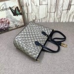 Gucci GG Supreme bees tote 473887-8319