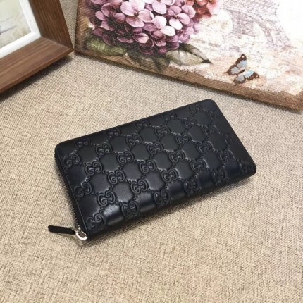 Gucci Signature zip around wallet 307987-1000