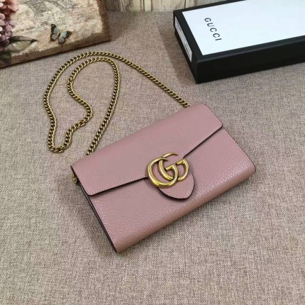 Gucci GG Marmont leather mini chain bag in Pink 401232