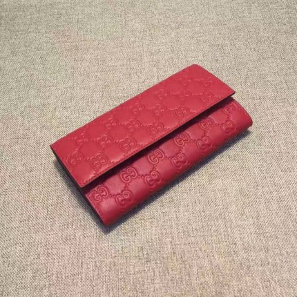 Gucci Signature continental wallet in Red 410100