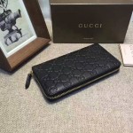 Gucci Signature zip around wallet in Black 410102