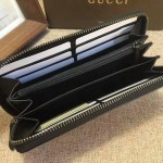 Gucci Bee print GG Supreme zip around wallet 451273