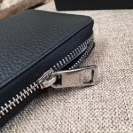 Gucci Leather zip around wallet 473928-1000